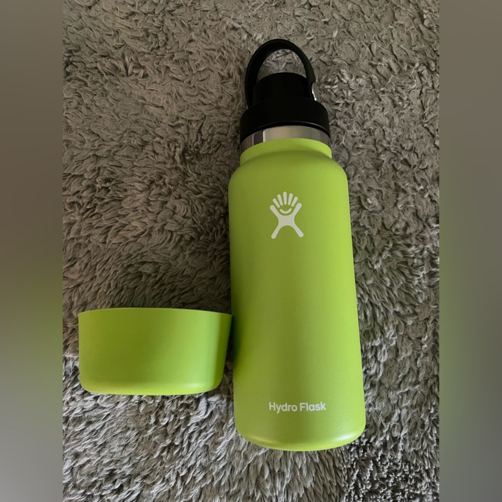 Hydro Flask 32oz wide mouth (Seagrass color) w/ matching boot